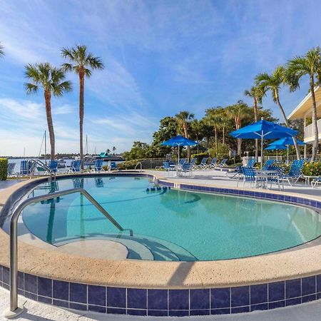 Готель Hilton Vacation Club Charter Club Naples Bay Екстер'єр фото