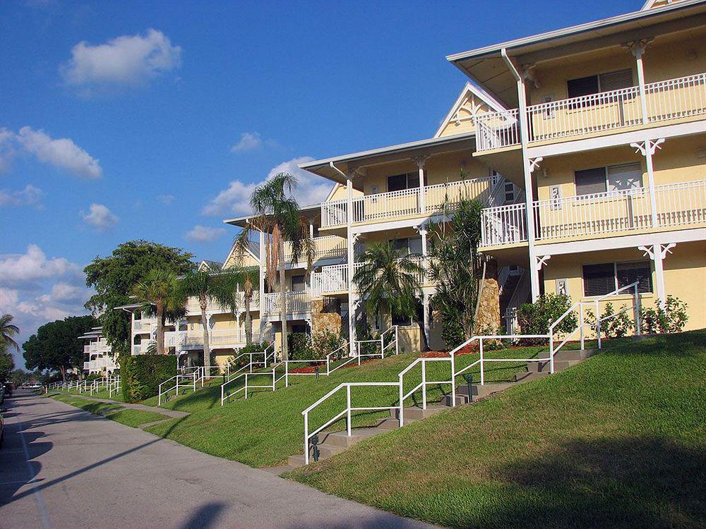Готель Hilton Vacation Club Charter Club Naples Bay Екстер'єр фото