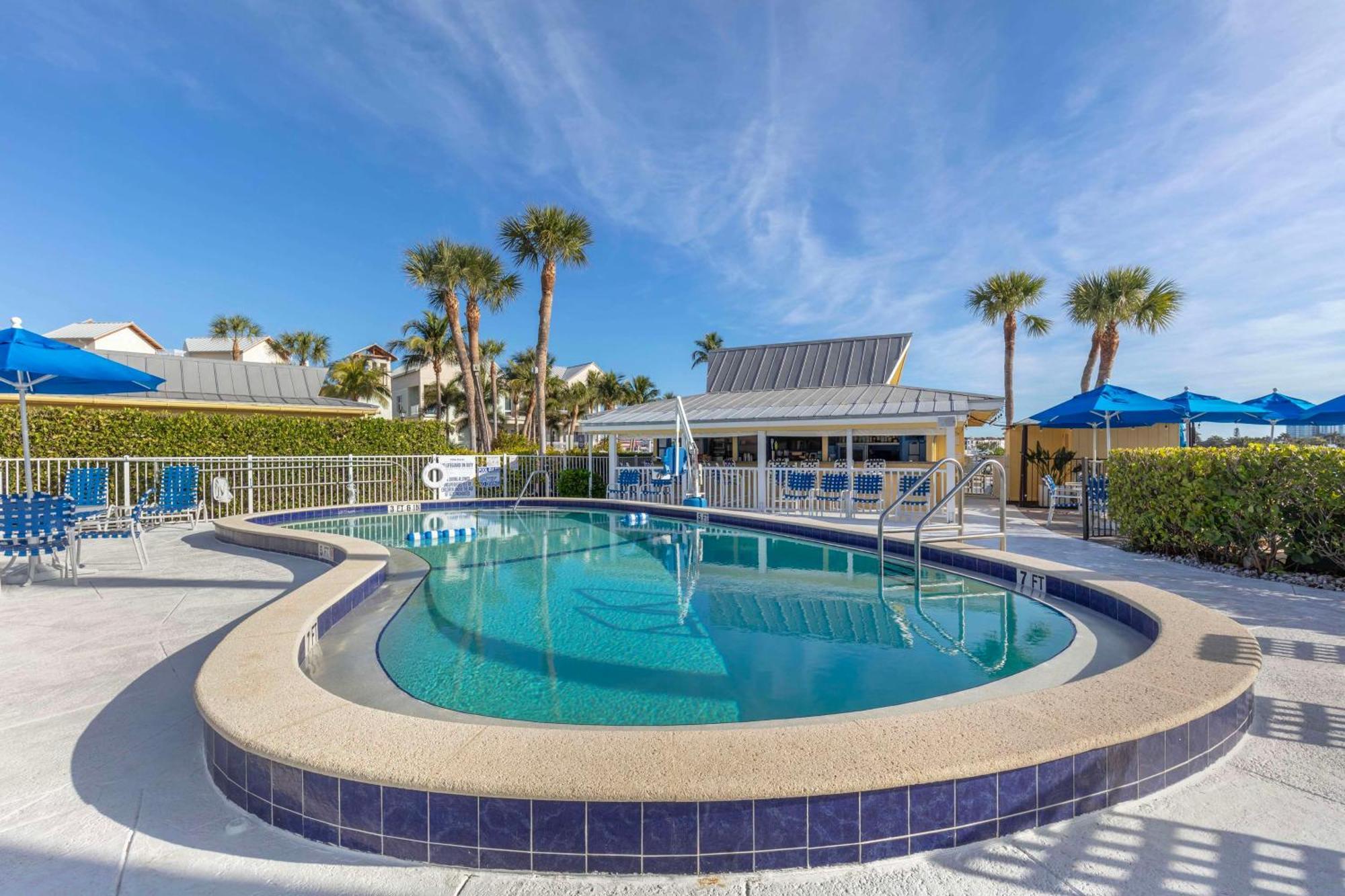 Готель Hilton Vacation Club Charter Club Naples Bay Екстер'єр фото