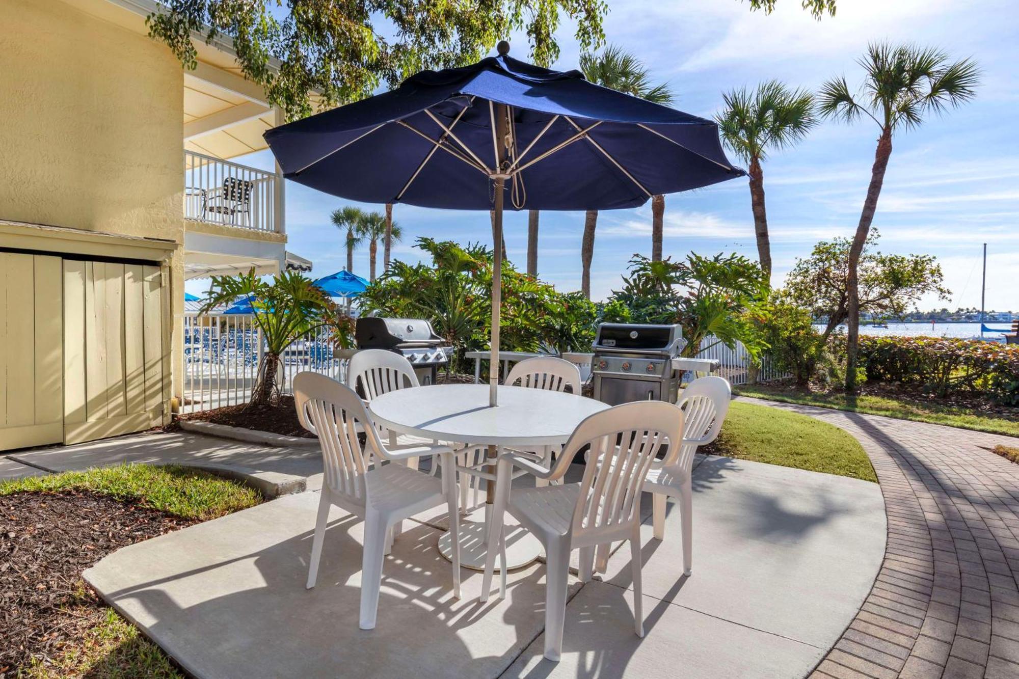 Готель Hilton Vacation Club Charter Club Naples Bay Екстер'єр фото
