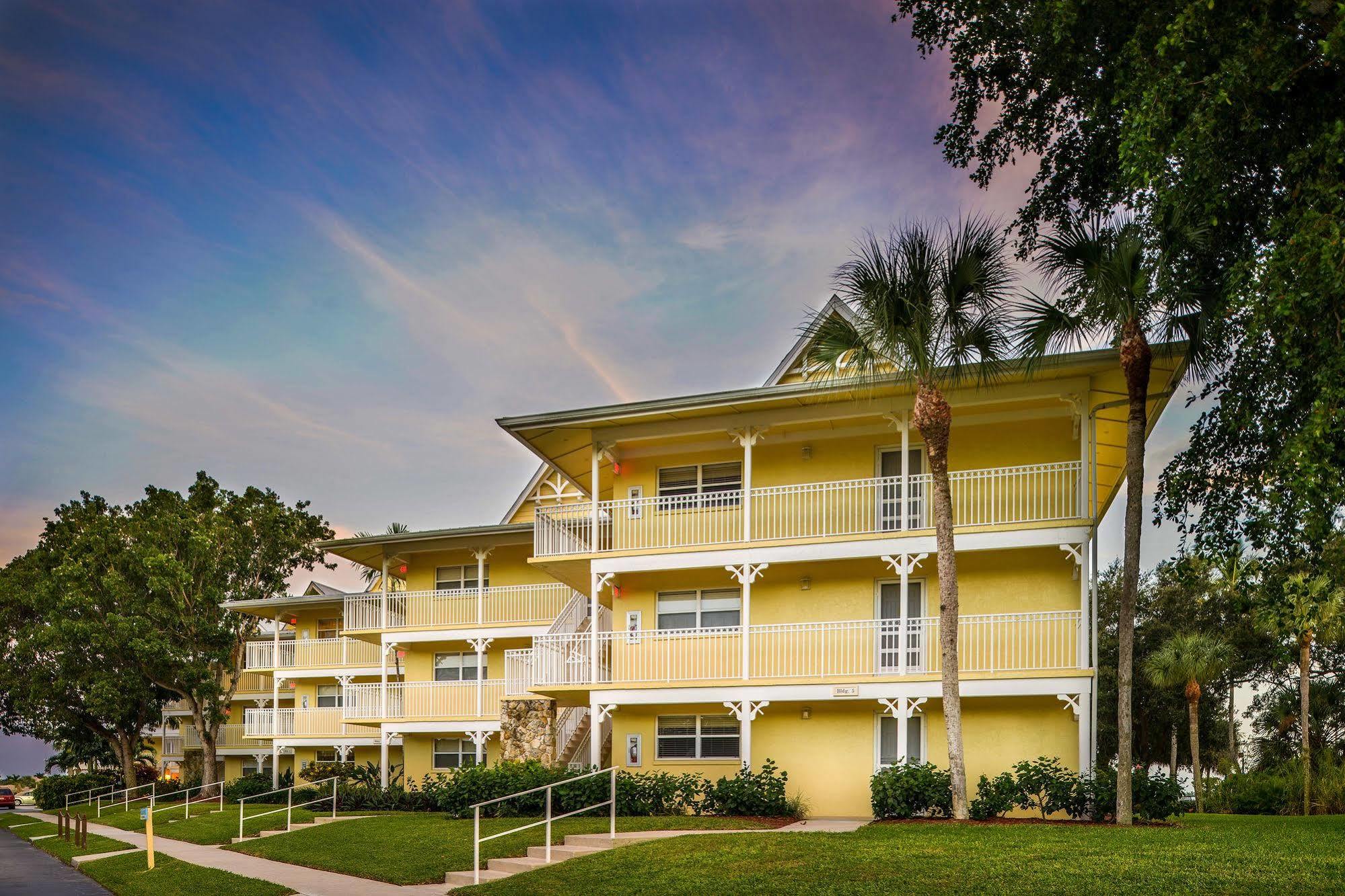 Готель Hilton Vacation Club Charter Club Naples Bay Екстер'єр фото